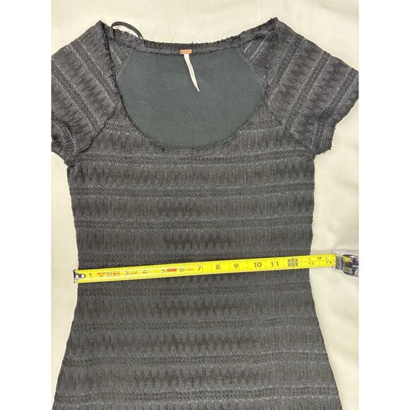 FREE PEOPLE Textured Stretch Knit Flounce Mini Dress Women's Small Black Boho - Picture 6 of 11